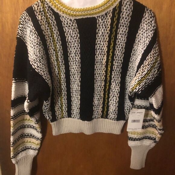 - Free people sweater - Picture 1 of 6